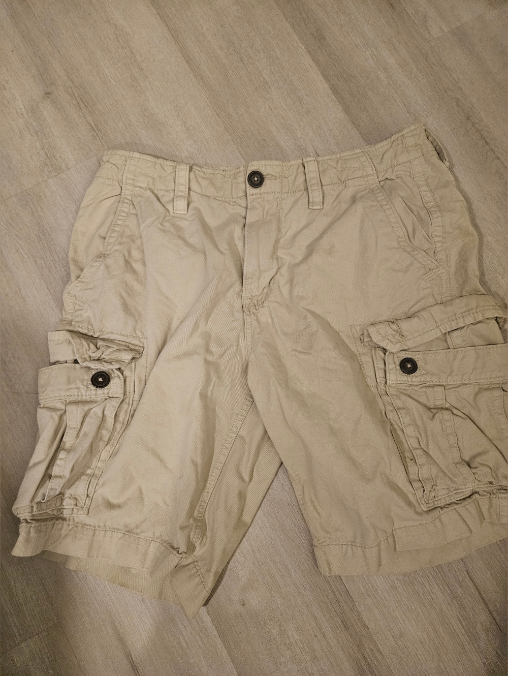 Men's American EAGLE Cargo Shorts in Khaki - Casual Utility Style